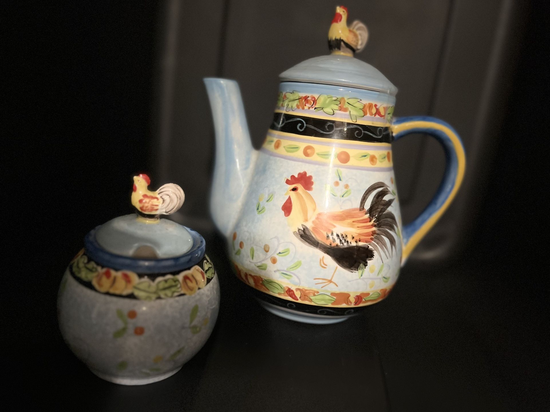 Ceramic ROOSTERs Tea Pot and Sugar Bowl