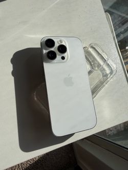 Apple iPhone 16 Pro – Factory Unlocked