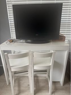Vanity desk and tv