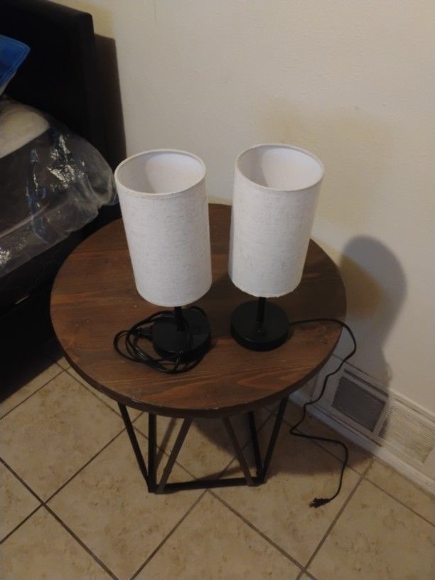 2 Lamps And A Little End Table Light Blubs Not Included