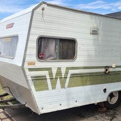 1975 Winnebago Camping Trailer 