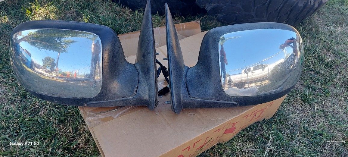 99-03 Chevy Silverado Side Mirrors
