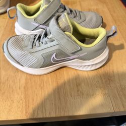 Nike Girls Tennis Shoes 11.5 C