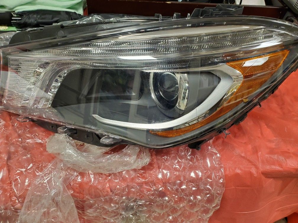 Mercedes Benz 2014-18 headlight