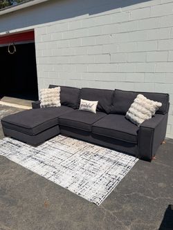 Black Ashley Sectional Sofa / Couch