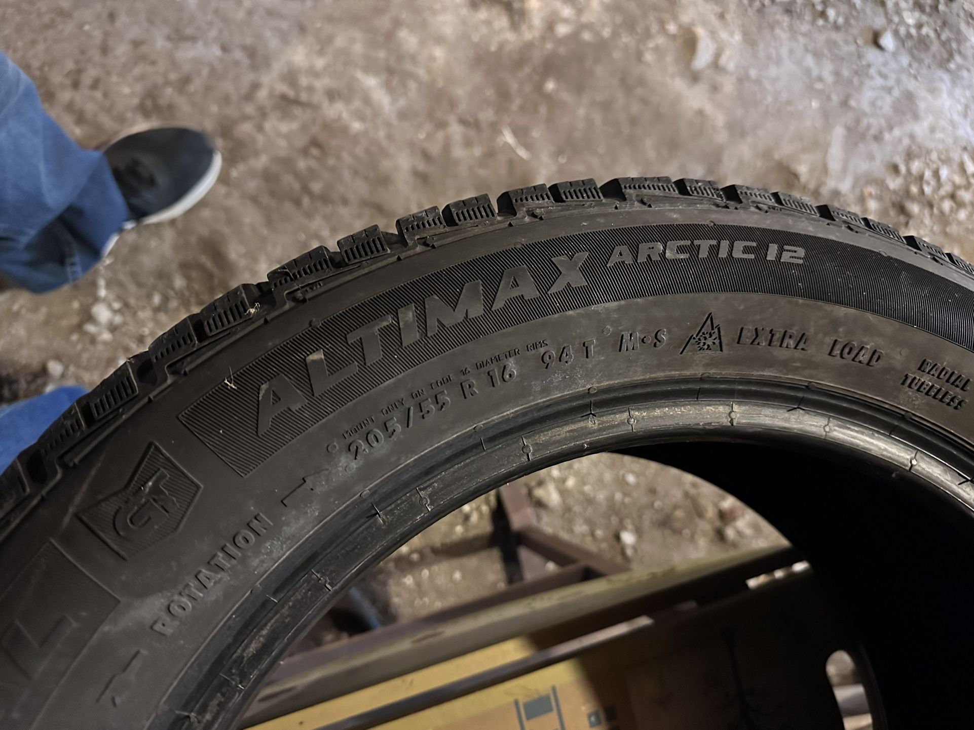 General Altimax Artic 12 Snow Tires
