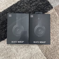 2 Pair Beats Solo3  Wireless  (on Ear)