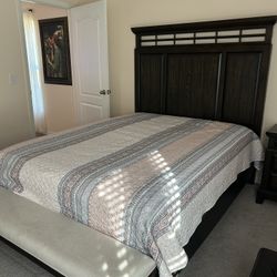 Queen Size bedroom Set - Brown
