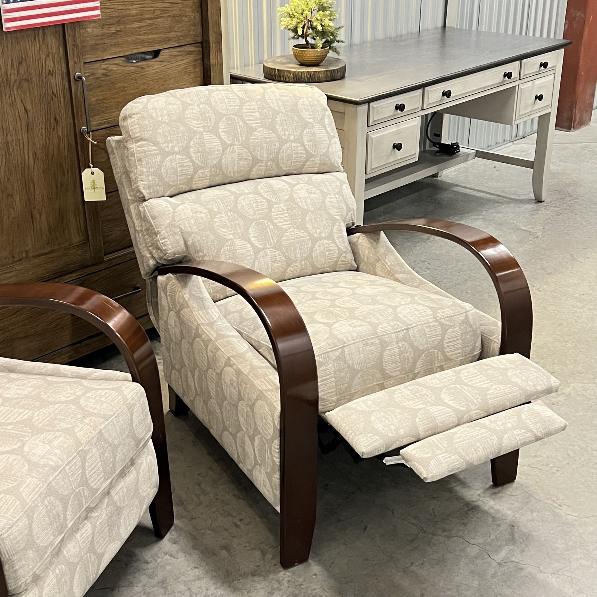 Free Delivery Brand New Quinley Fabric Pushback Recliner Accents Arm ...