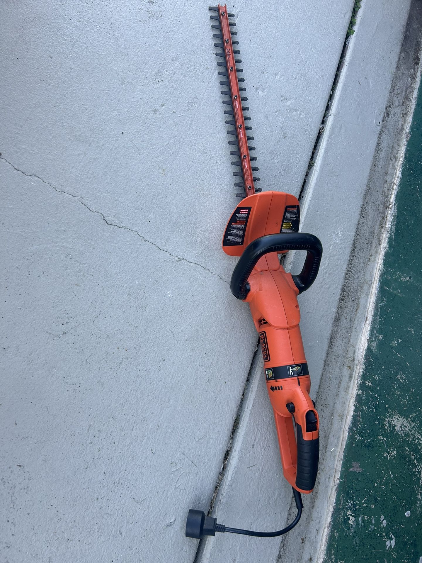 Bush Trimmer Electric 24” Blade 
