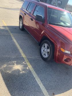 2010 Jeep Patriot (STICK SHIFT)