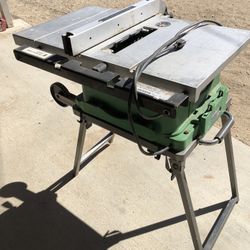 Hitachi 10 Inch Table Saw In Really Good Working Condition 