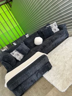 Ashley furniture oversized sofa sectional couch (DELIVERY AVAILABLE)