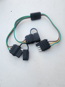 4 Way - Y - Splitter Plug.  (NEW)