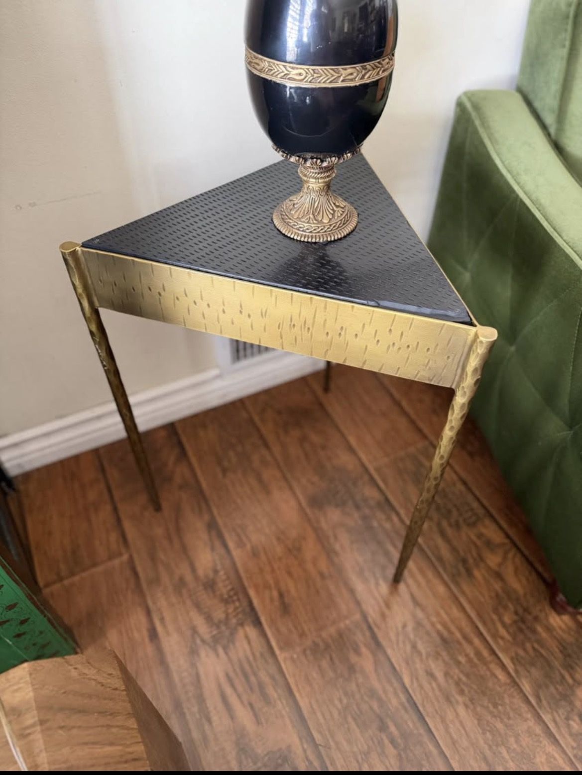 Bassett Side Table / End Table / Plant Stand