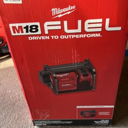 Milwaukee M18 FUEL 18-Volt Lithium-Ion Brushless Cordless 2 Gal. Electric Compact Quiet Compressor (Tool-Only)