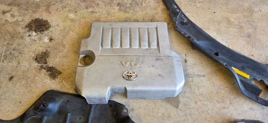 2009 Toyota venza engine cover