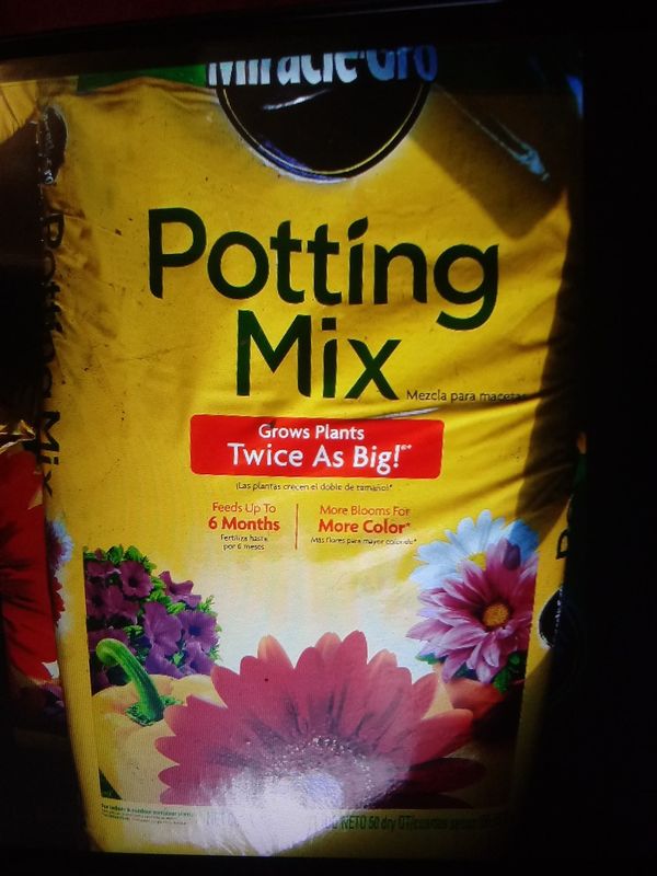 Miracle Grow Potting Mix for Sale in Modesto, CA OfferUp