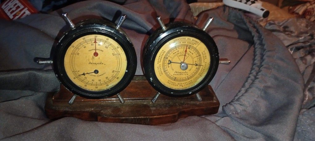 Airguide Barometer &Airguide Relative Humidity