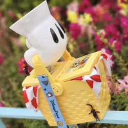 NEW Disneyland ToonTown Mickey Mouse Hand Picnic Popcorn Basket Sealed