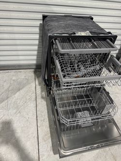 New Built-In Dishwasher with 3Racks
