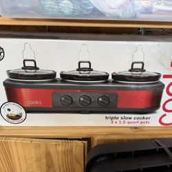 Triple slow cooker 