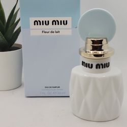 Miu Miu
 
Fleur de Lait Eau de Parfum

1 fl 