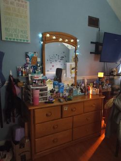 Pure real wood 7 drawer dresser w mirror