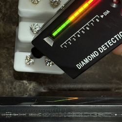 VVS STUDDED EARRINGS IN SILVER W/14K GOLD PLATING 