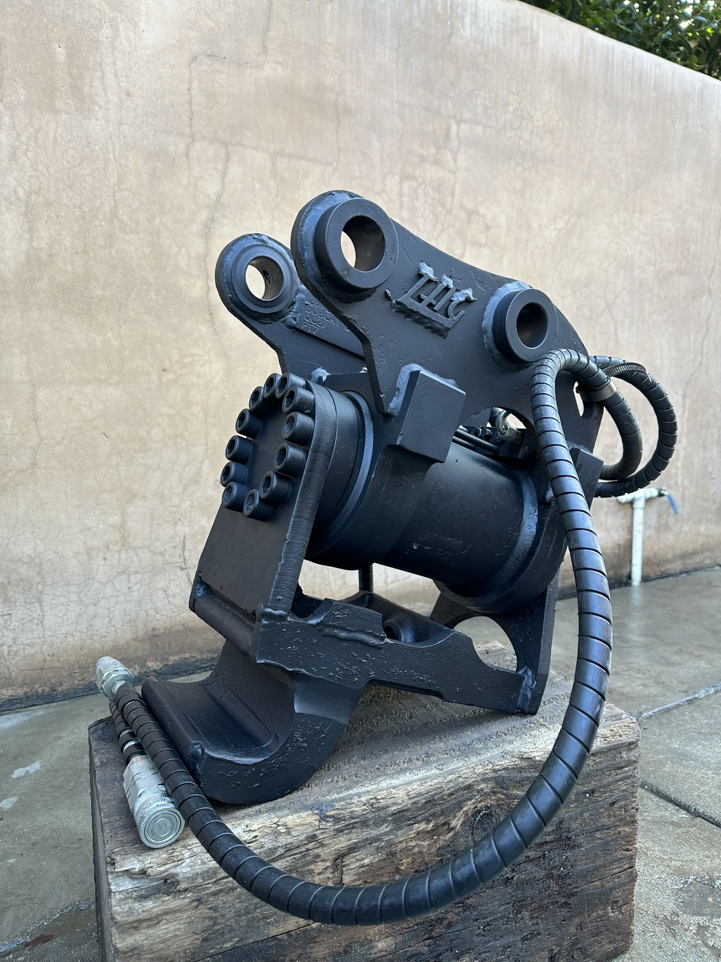 Mini Excavator Hydraulic Tilt Coupler