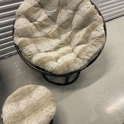Large Pier One Imports Papasan Chair Set