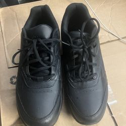 Size 12 slip resistant men’s shoes