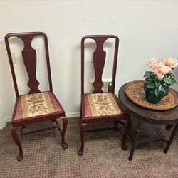 Free Chairs and Side Table