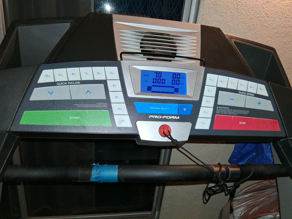 USED PRO-FORM 840 TREADMILL EXERCISE MACHINE
