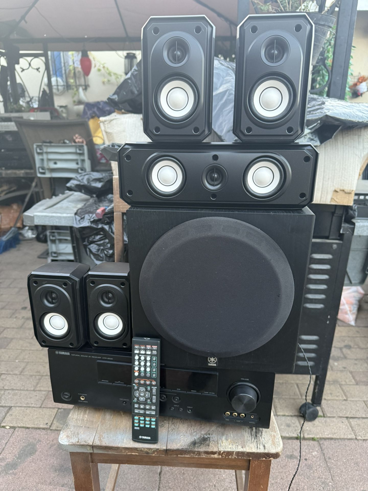 Yamaha Receiver And Speakers 