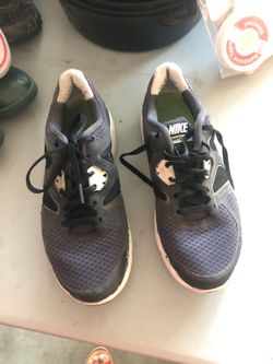 Boys Nike shoes size 4.5 used