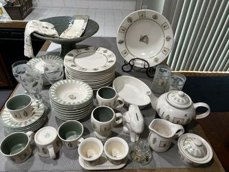 Pfaltzgraff- Naturewood Set