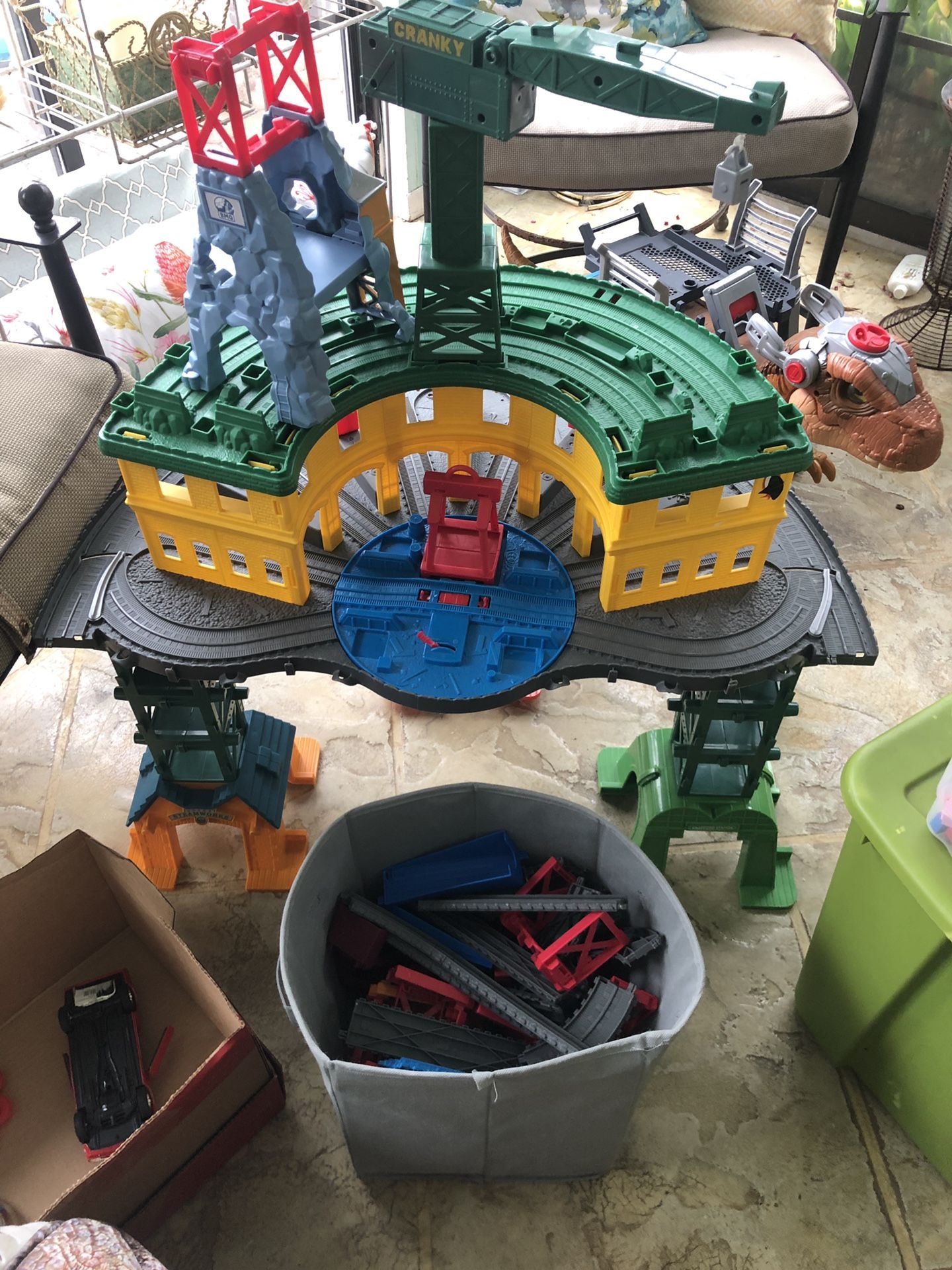 Thomas and friends Superstation track set