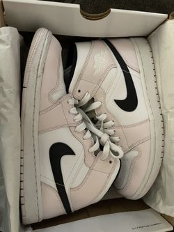 Air Jordan 1 Mid (Barely Pink)