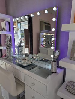 Vanity with Bluetooth 