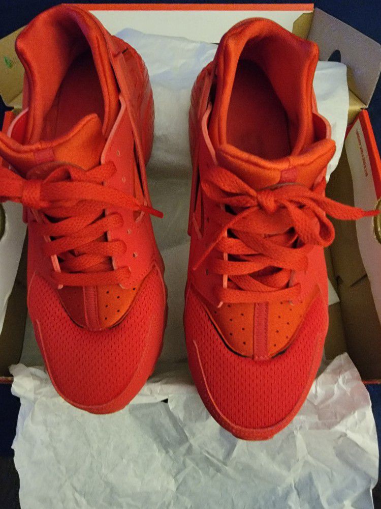 Nike Huarache Run Red size 7