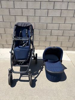 Uppababy Vista stroller with bassinet