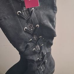 Women Boots  8.5