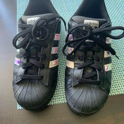4.5 ADIDAS SuperStar Shell Toe Black w/ Iridescent Stripes for Sale in Fort Lauderdale, FL -