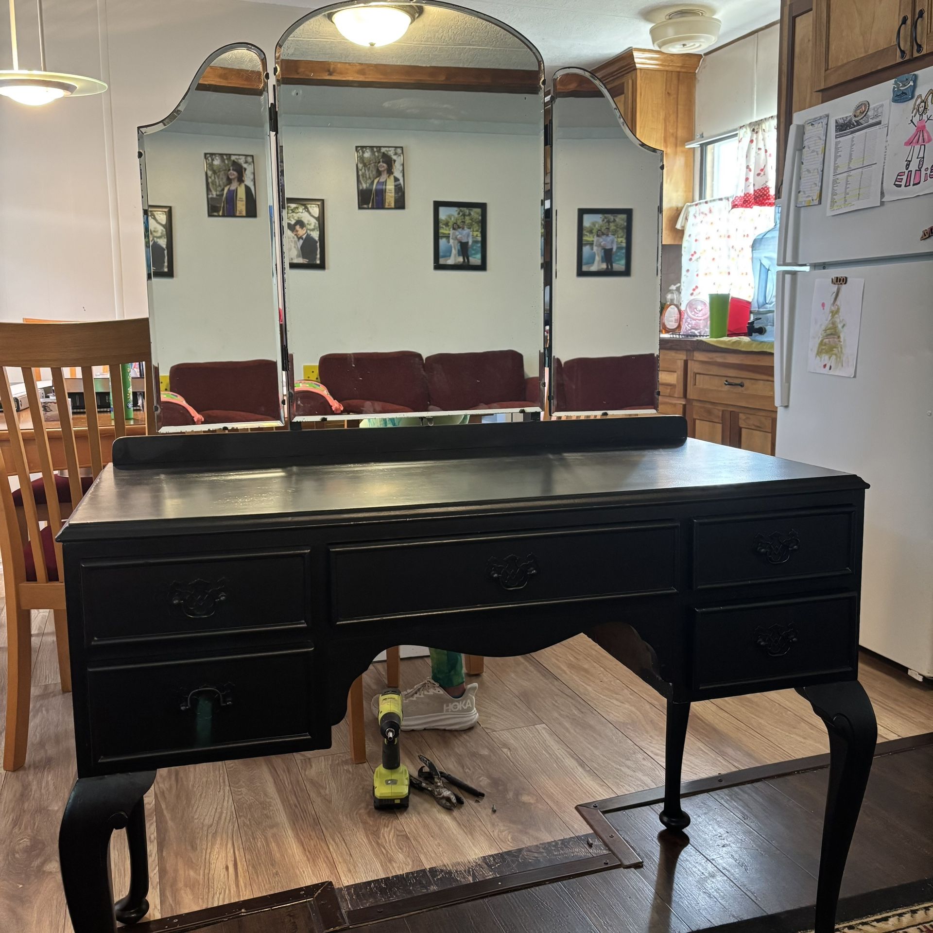 Antique Solid Wood Black Vanity Dresser For Women