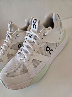 On Cloud  Women's Size 9 Shoes
