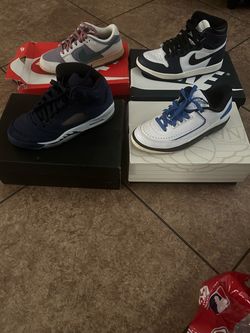 4  shoes bundle with boxes