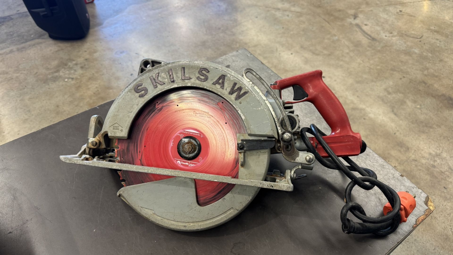 Skilsaw SAWSQUATCH 10-1/4” magnesium worm drive Skilsaw corded no trades pick up in Tacoma FIRM PRICE