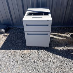 2 Drawer Filing Cabinet on wheels