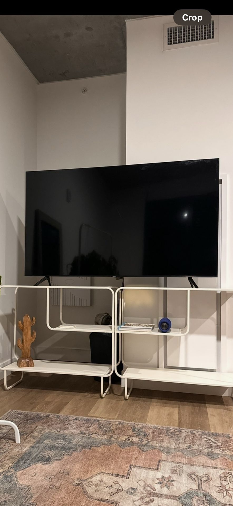 Samsung 55 Inch TV With Tilt Wall Mount